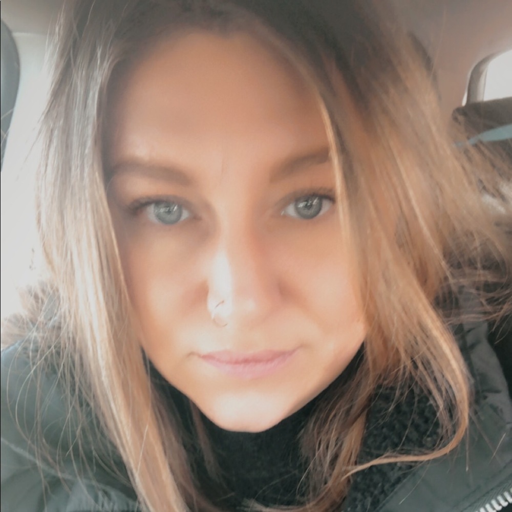 Meet your Posher, Nicole